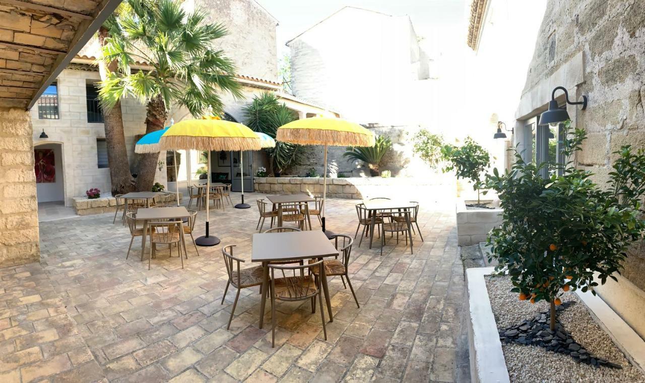 Hotel O'Banel Gallargues-le-Montueux Exterior foto